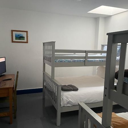 Coastguard Lodge Hostel At Tigh Tp Glaise Bheag Buitenkant foto