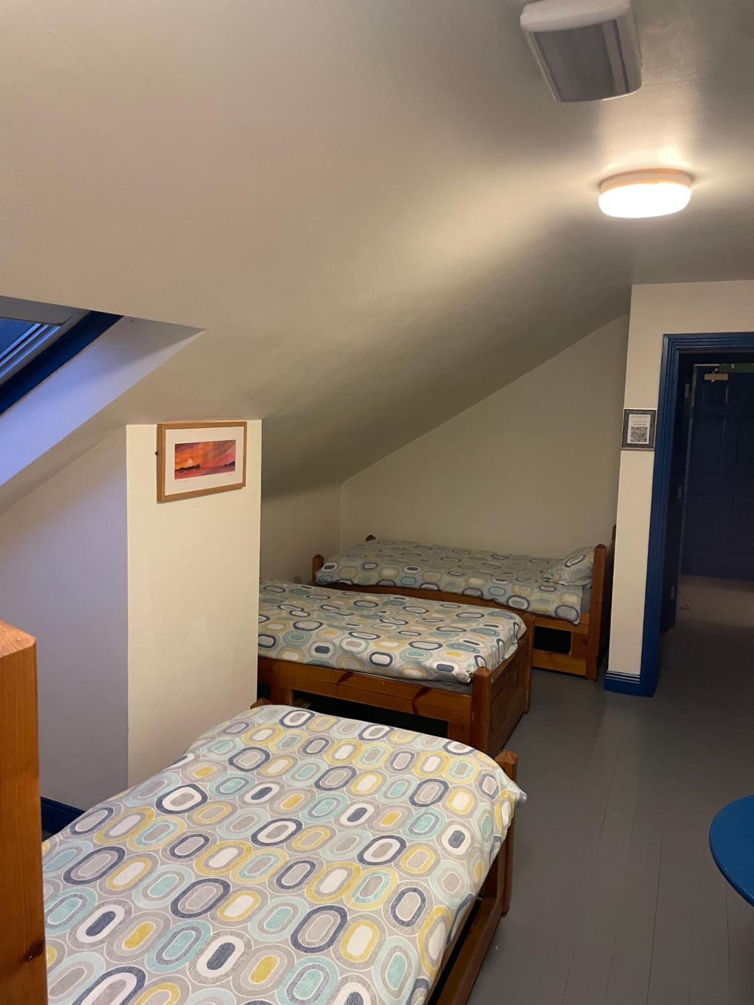 Coastguard Lodge Hostel At Tigh Tp Glaise Bheag Buitenkant foto