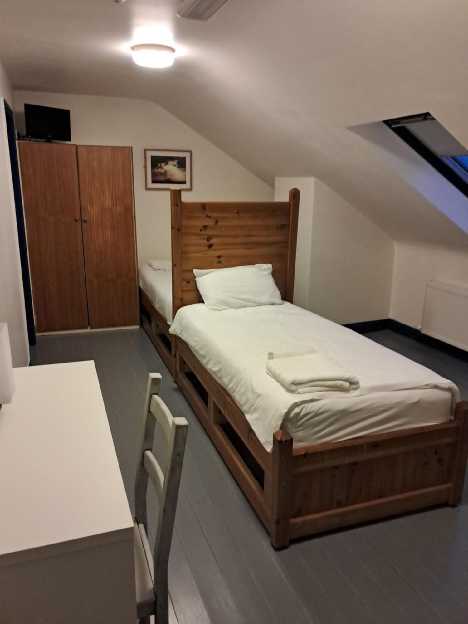 Coastguard Lodge Hostel At Tigh Tp Glaise Bheag Buitenkant foto